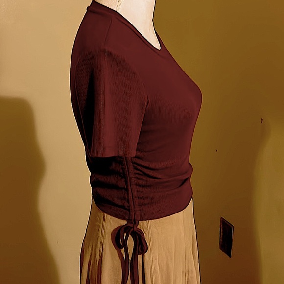 Excellent Like New GB Fashion London Side Ruched Crop Top Tie Tee Blouse Brown M - Picture 3 of 4